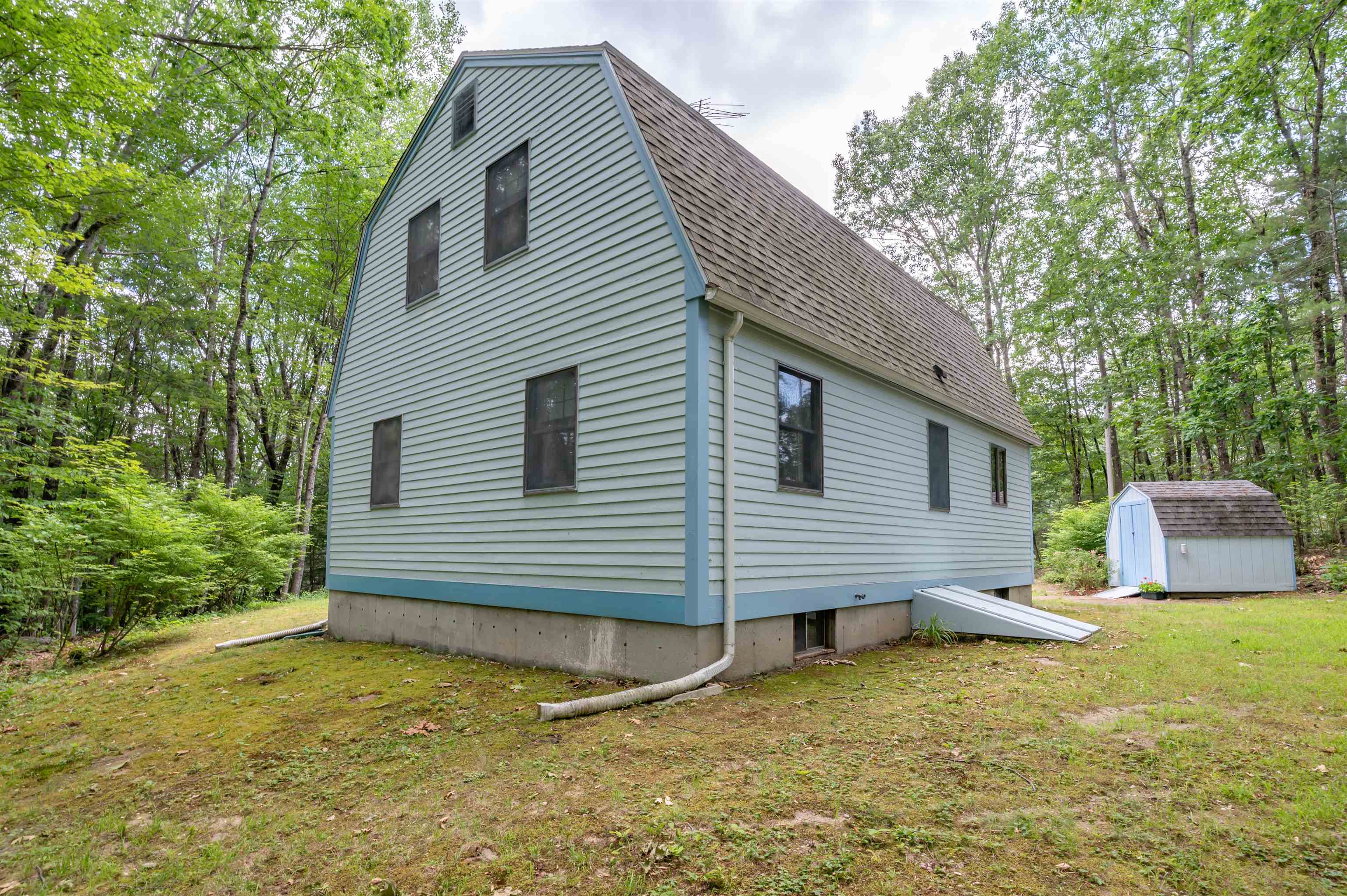Milford, New Hampshire 03055, United States, 3 Bedrooms Bedrooms, ,2 BathroomsBathrooms,Residential,Pending,189649