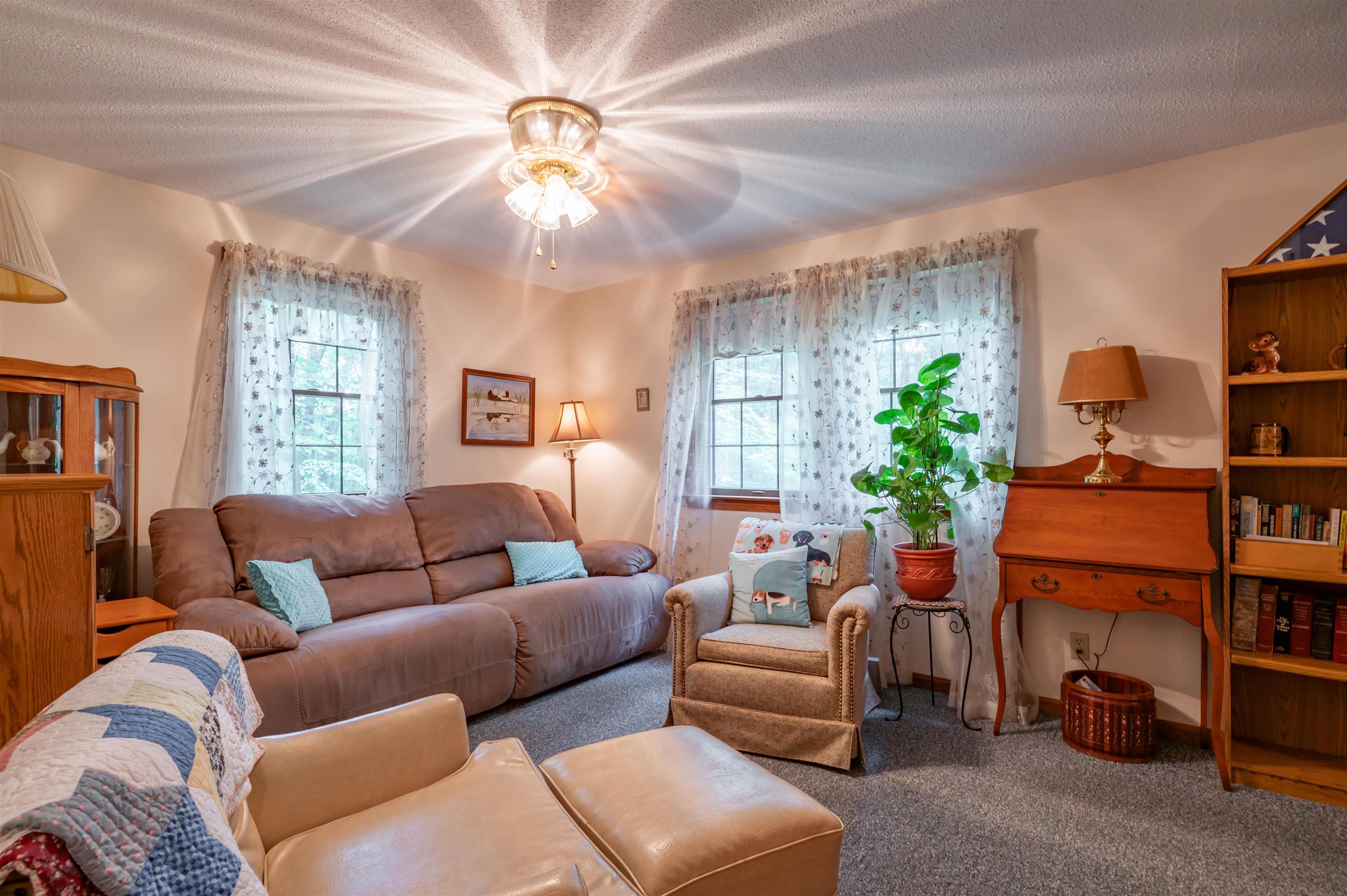 Milford, New Hampshire 03055, United States, 3 Bedrooms Bedrooms, ,2 BathroomsBathrooms,Residential,Pending,189649