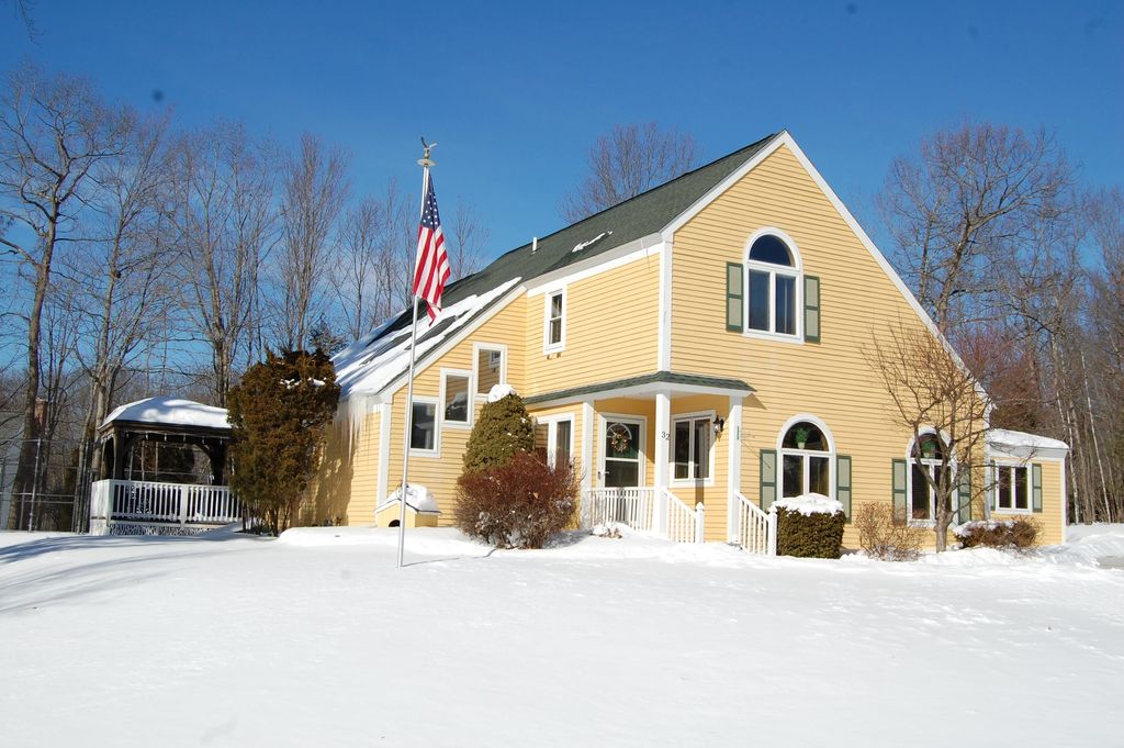 Photo of 32 Lindsay Road, Hooksett, NH 03106 (MLS # 5076278)