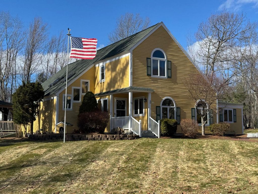 Photo of 32 Lindsay Road, Hooksett, NH 03106 (MLS # 5076278)
