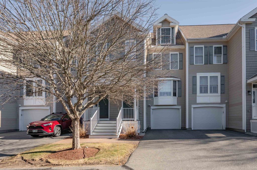 Photo of 20 Georgetowne Drive #20, Nashua, NH 03062 (MLS # 5075621)