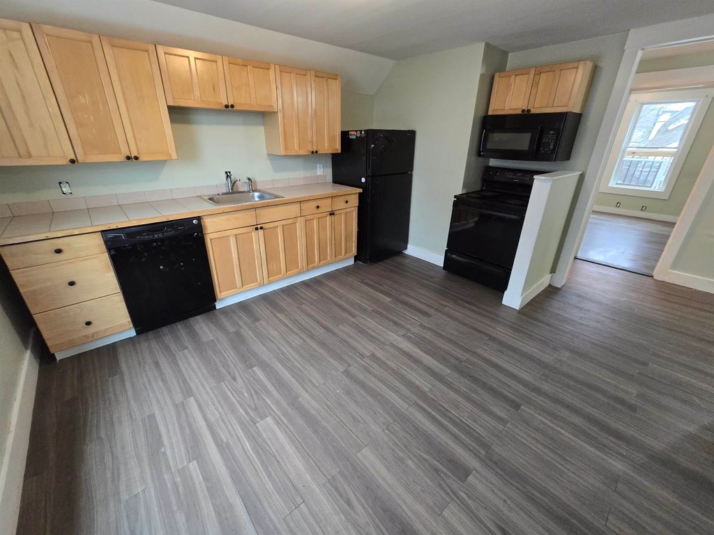 Photo of 6 Dixon Street #3, Laconia, NH 03246 (MLS # 5077512)