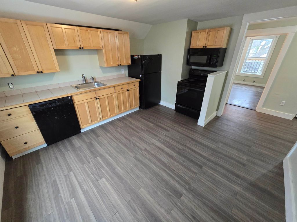 Photo of 6 Dixon Street #3, Laconia, NH 03246 (MLS # 5077512)
