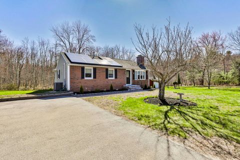 Photo of 155 Robinson Road, Hudson, NH 03051 (MLS # 5084750)