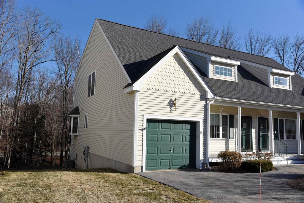 Photo of 11 Royal Lane, Raymond, NH 03077 (MLS # 5079867)