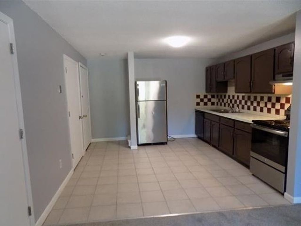 Photo of 156 Capitol Hill Drive, Londonderry, NH 03053 (MLS # 5081614)