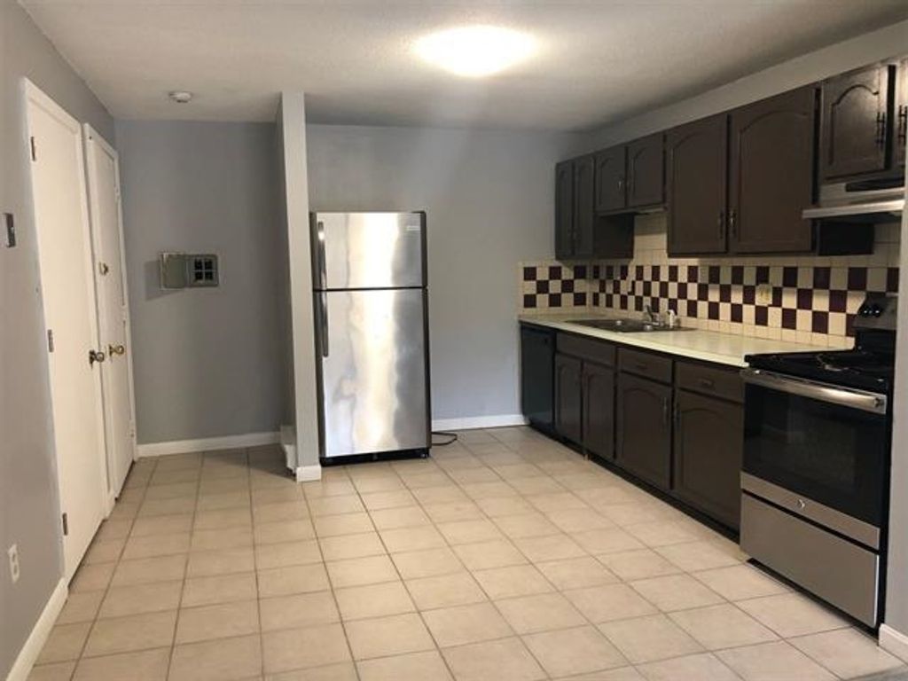 Photo of 156 Capitol Hill Drive, Londonderry, NH 03053 (MLS # 5081614)