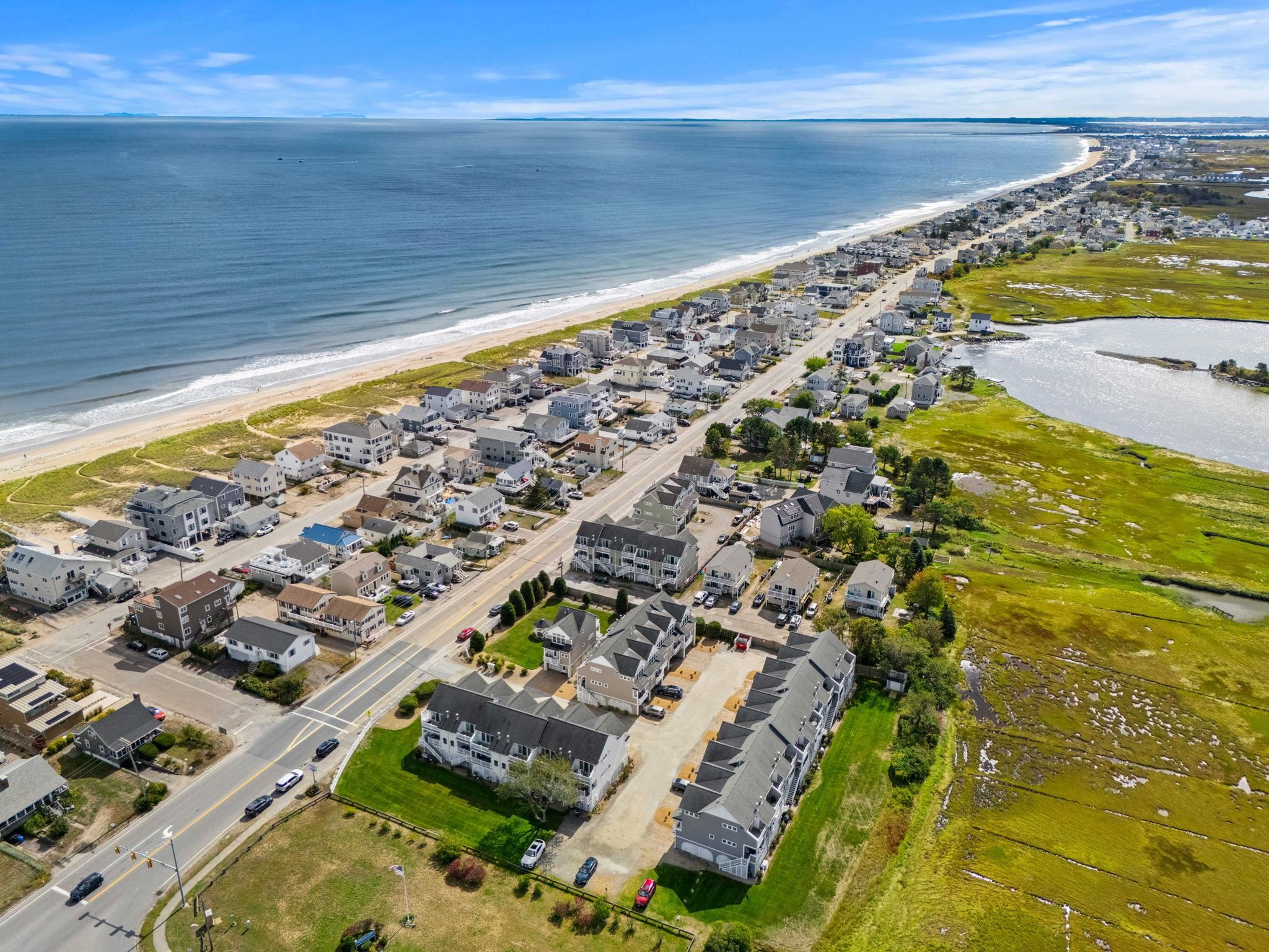 595 North End Boulevard 2