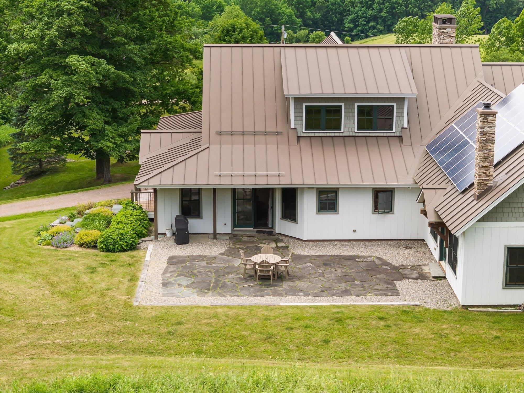 1201 Common Road