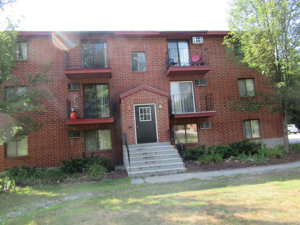 Photo of 1225 Bodwell Road, Manchester, NH 03109 (MLS # 5058685)