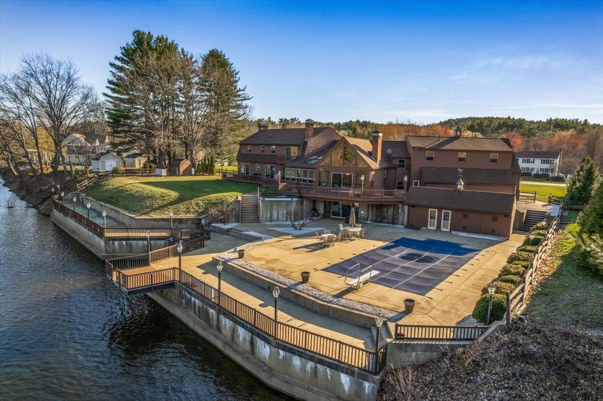 7 Meadowcrest Road