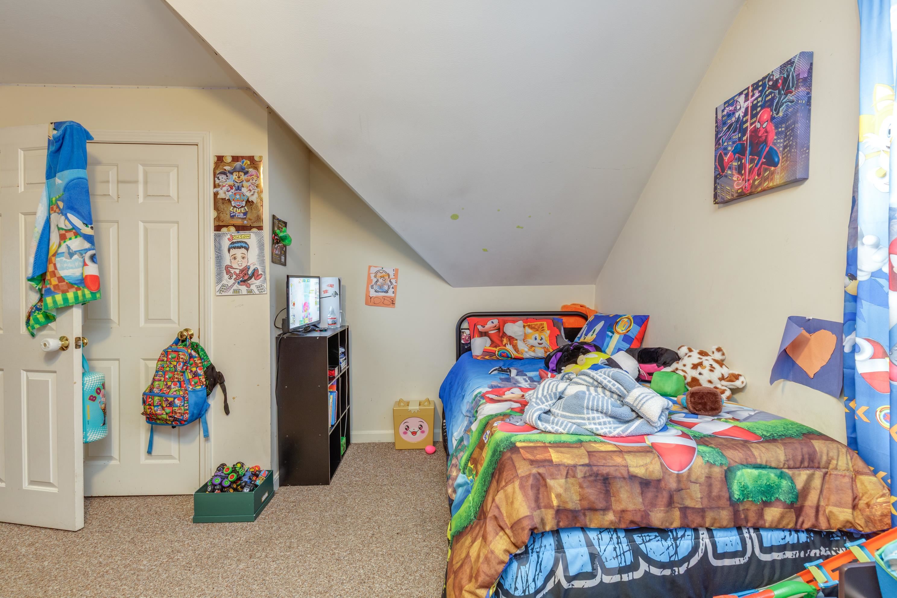 Manchester, New Hampshire 03103, United States, 9 Bedrooms Bedrooms, ,3 BathroomsBathrooms,Residential,Active,197556