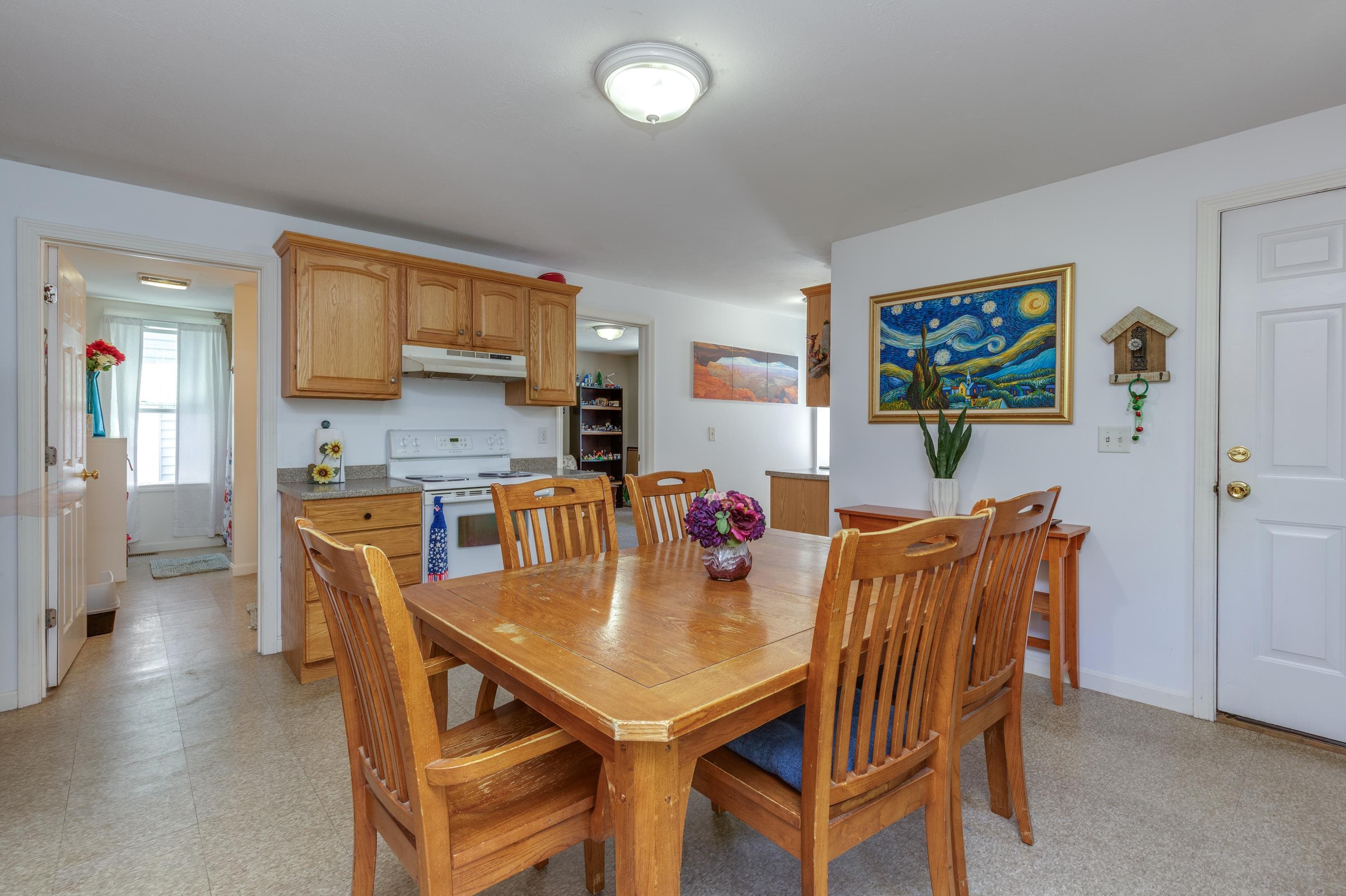 Manchester, New Hampshire 03103, United States, 9 Bedrooms Bedrooms, ,3 BathroomsBathrooms,Residential,Active,197556