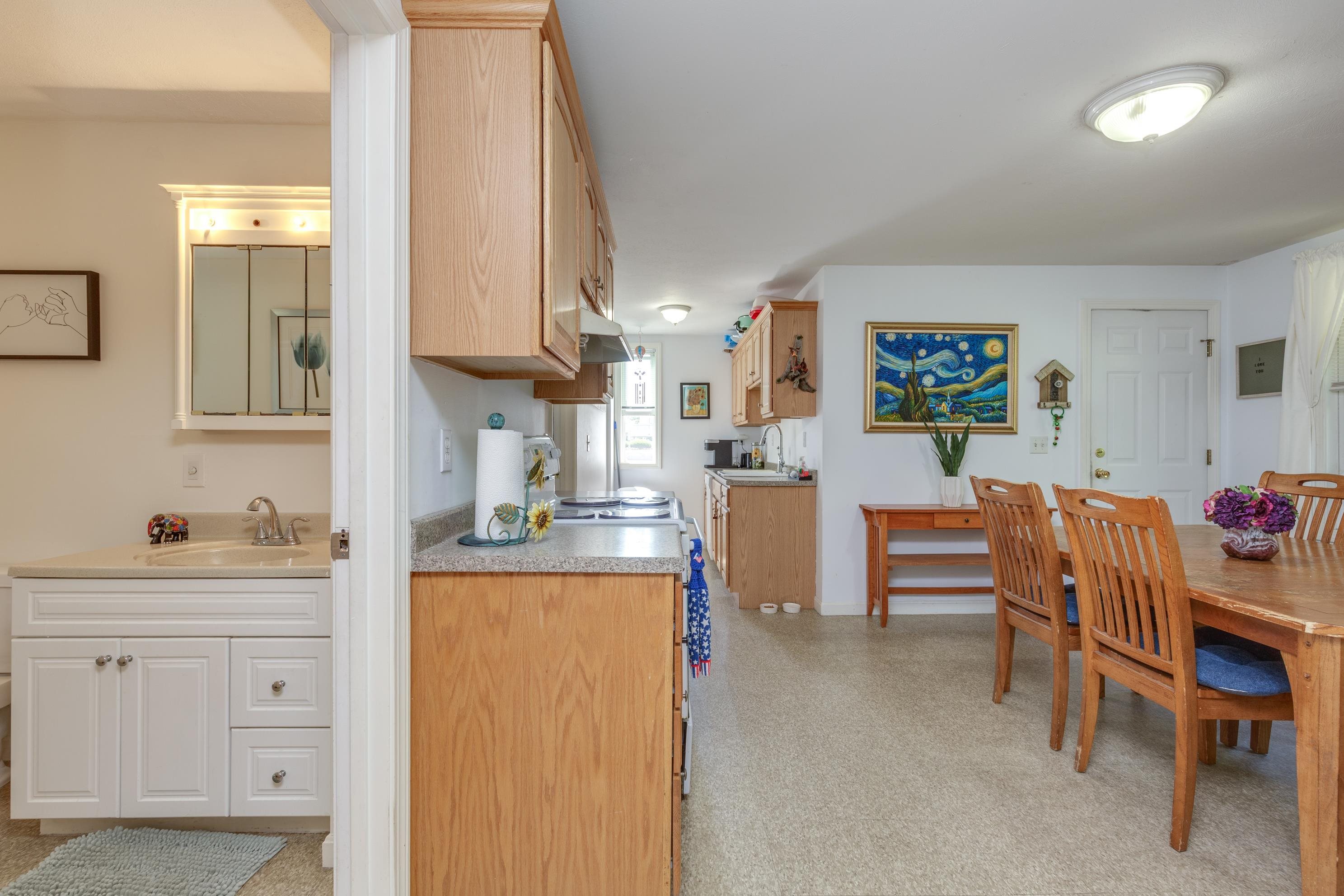 Manchester, New Hampshire 03103, United States, 9 Bedrooms Bedrooms, ,3 BathroomsBathrooms,Residential,Active,197556