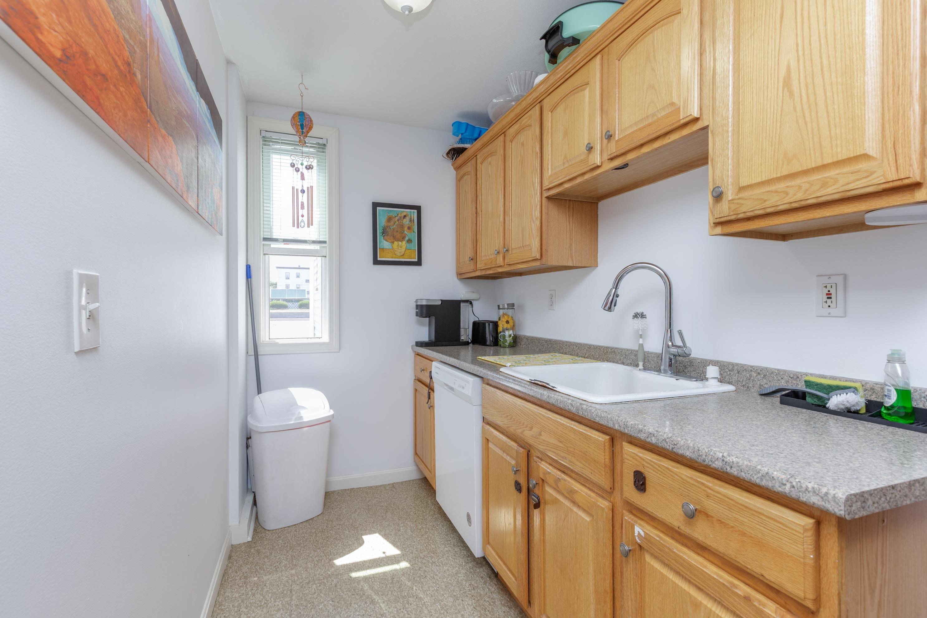 Manchester, New Hampshire 03103, United States, 9 Bedrooms Bedrooms, ,3 BathroomsBathrooms,Residential,Active,197556