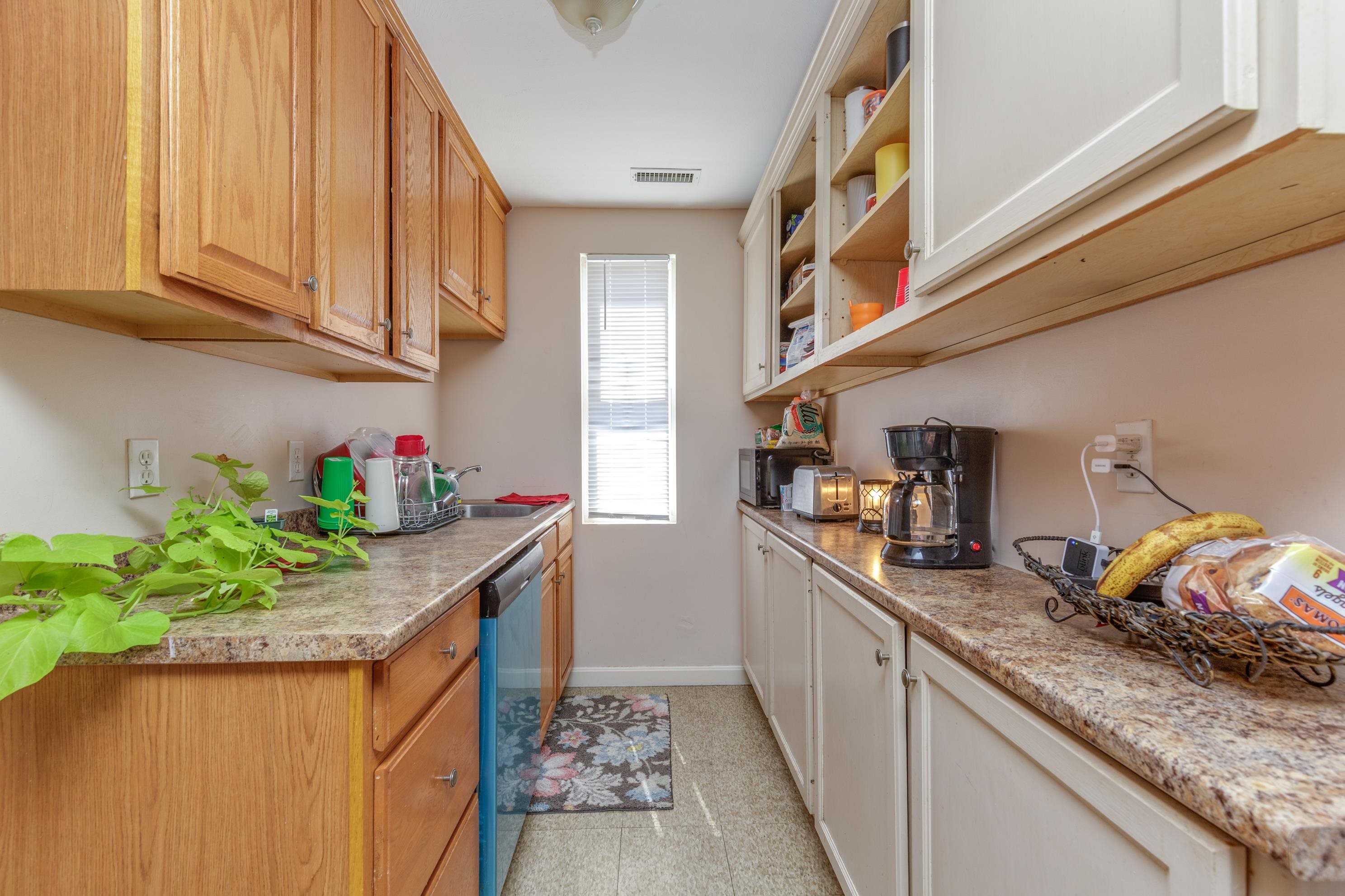 Manchester, New Hampshire 03103, United States, 9 Bedrooms Bedrooms, ,3 BathroomsBathrooms,Residential,Active,197556