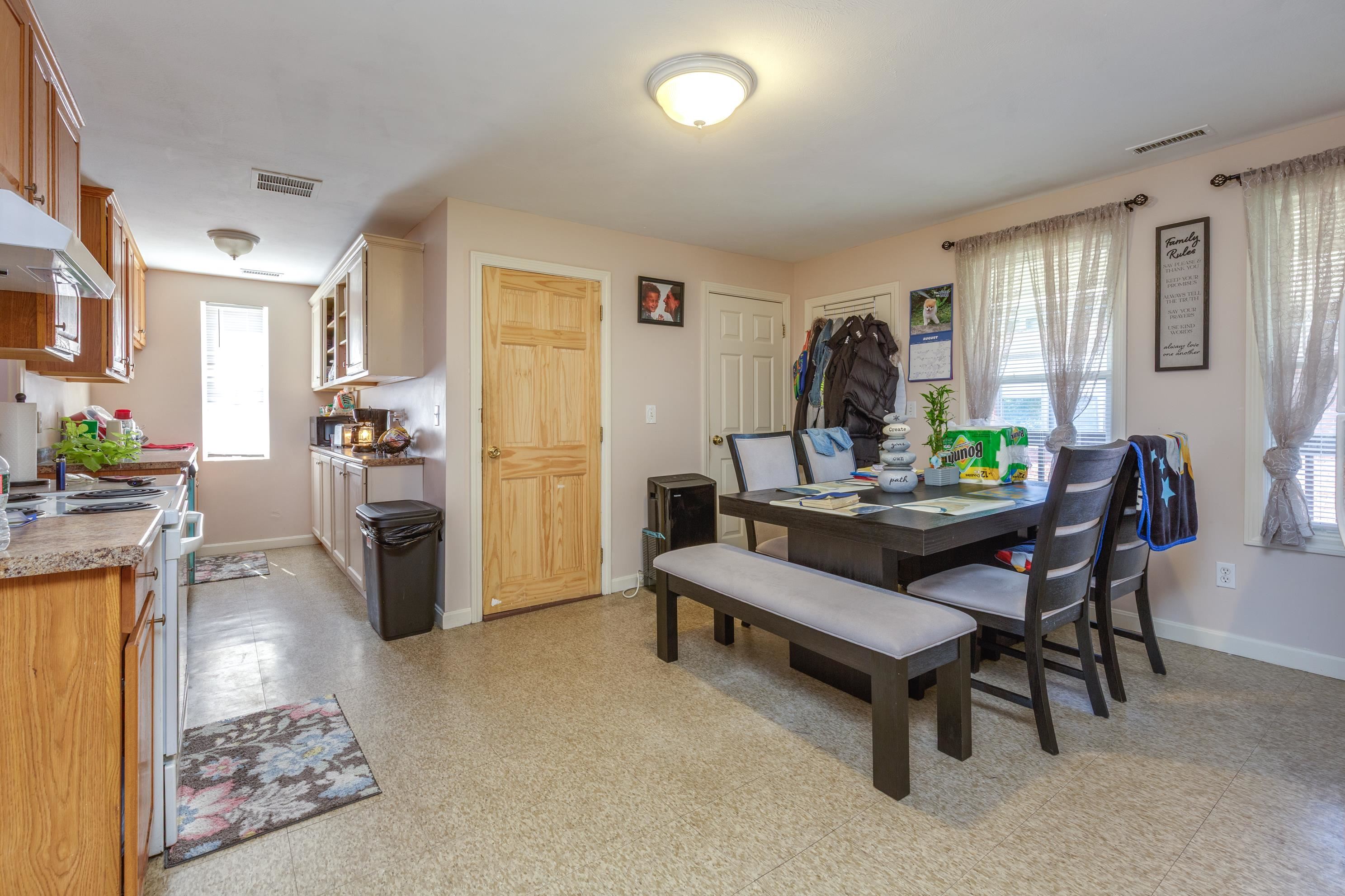 Manchester, New Hampshire 03103, United States, 9 Bedrooms Bedrooms, ,3 BathroomsBathrooms,Residential,Active,197556