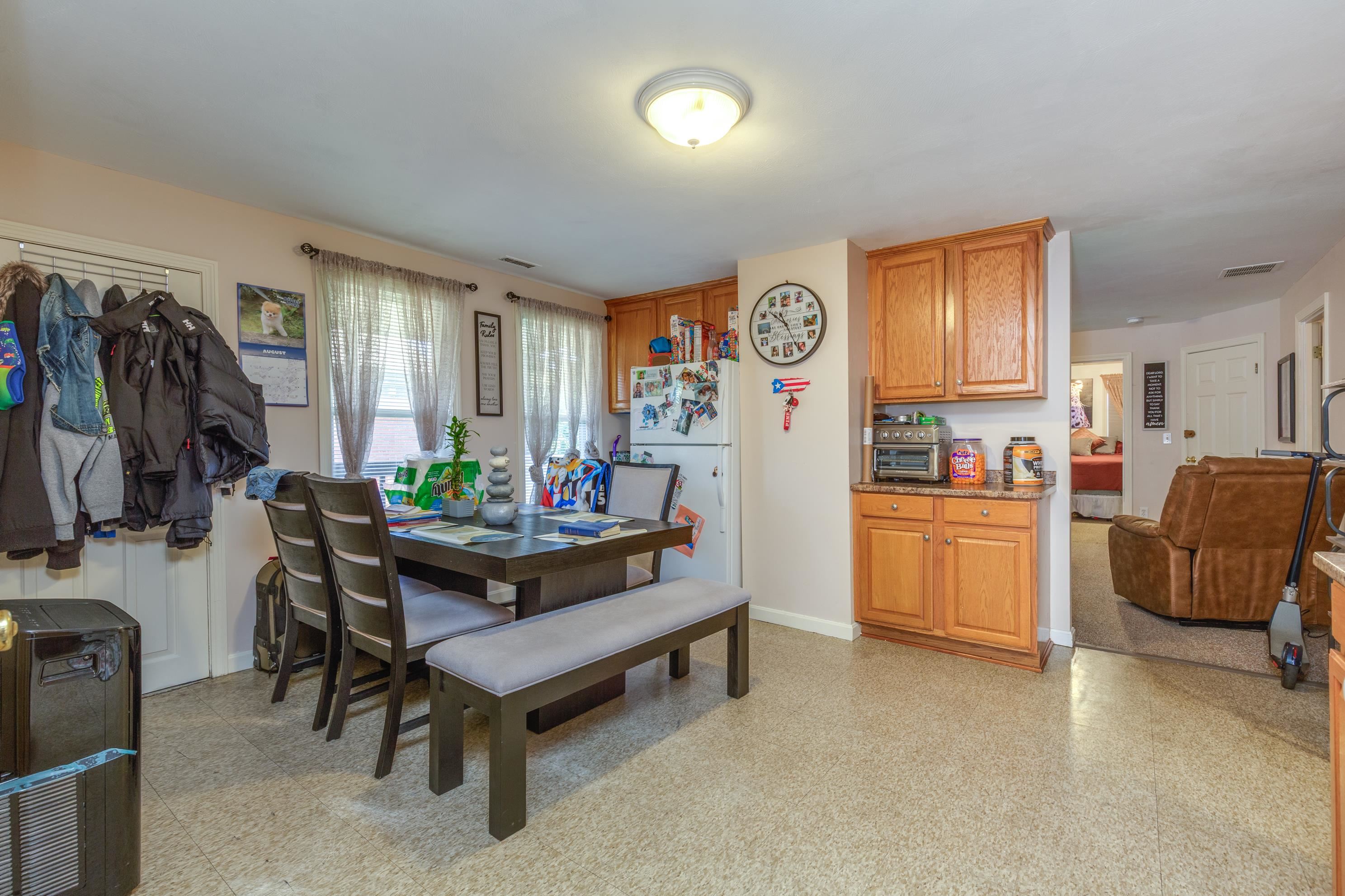 Manchester, New Hampshire 03103, United States, 9 Bedrooms Bedrooms, ,3 BathroomsBathrooms,Residential,Active,197556