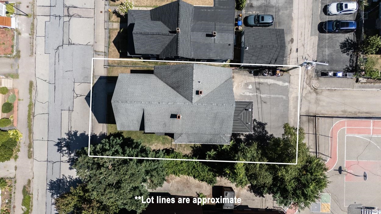 Manchester, New Hampshire 03103, United States, 9 Bedrooms Bedrooms, ,3 BathroomsBathrooms,Residential,Active,197556