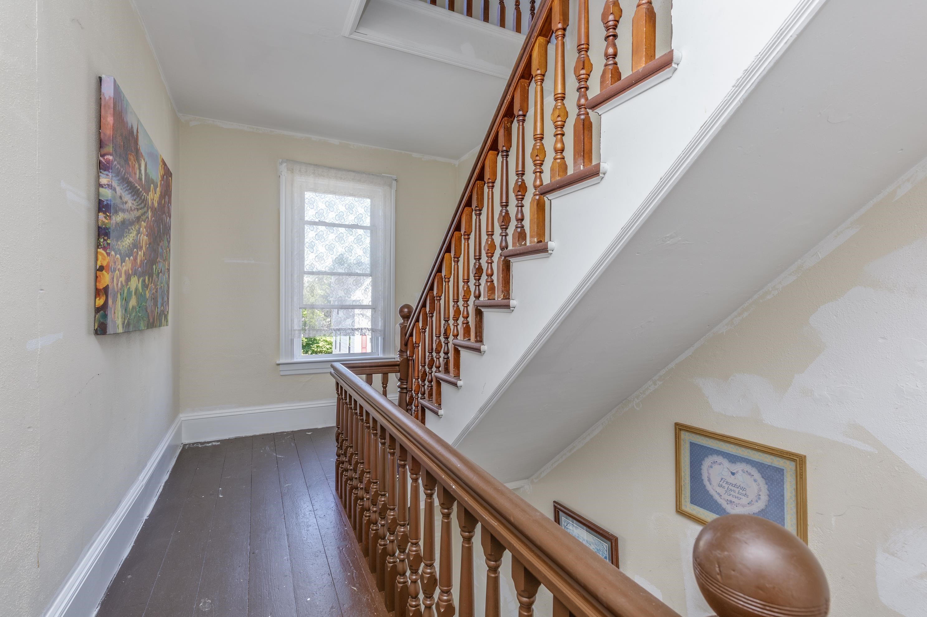 Manchester, New Hampshire 03103, United States, 9 Bedrooms Bedrooms, ,3 BathroomsBathrooms,Residential,Active,197556