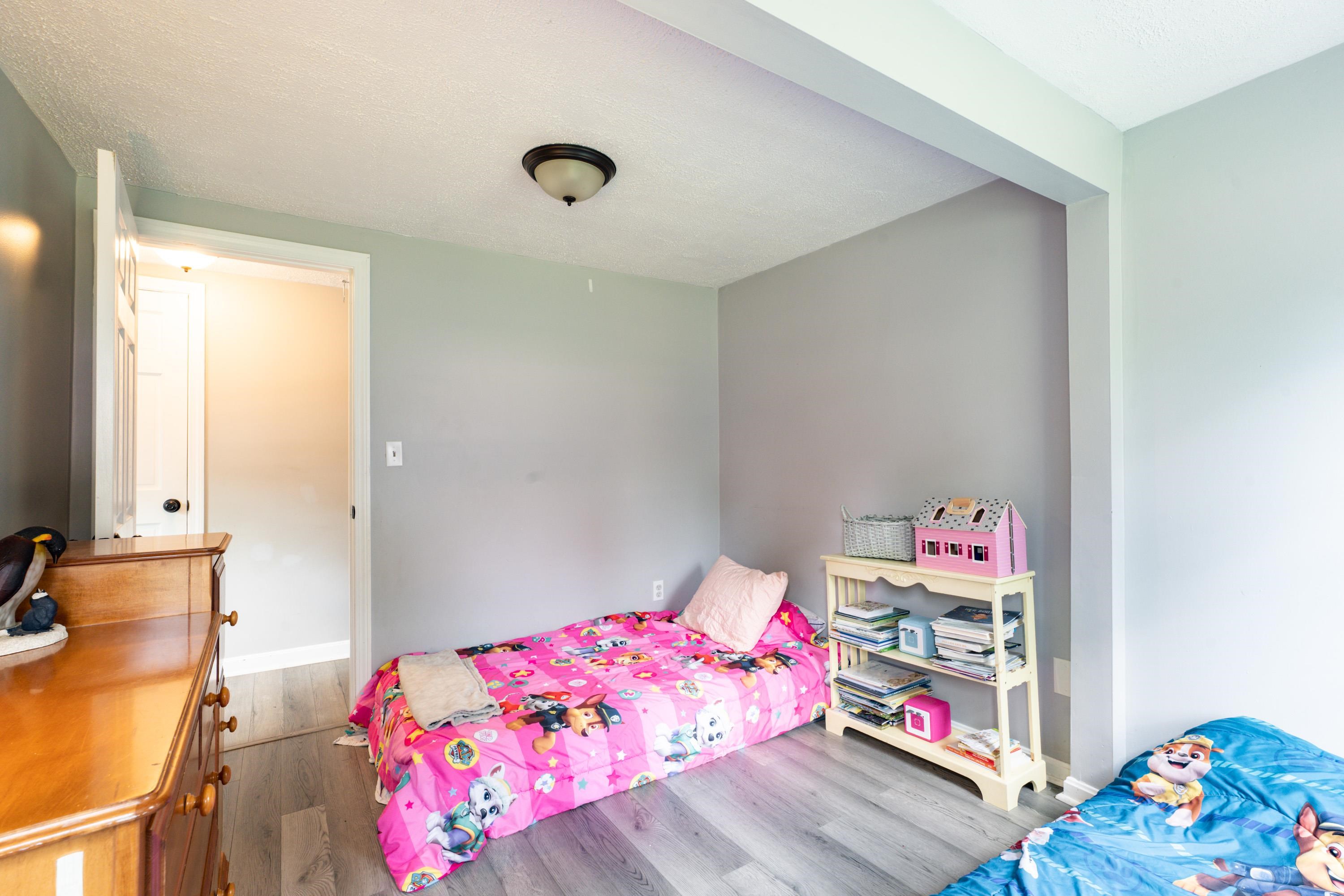 Kingston, New Hampshire 03848, United States, 3 Bedrooms Bedrooms, ,2 BathroomsBathrooms,Residential,Active,149191