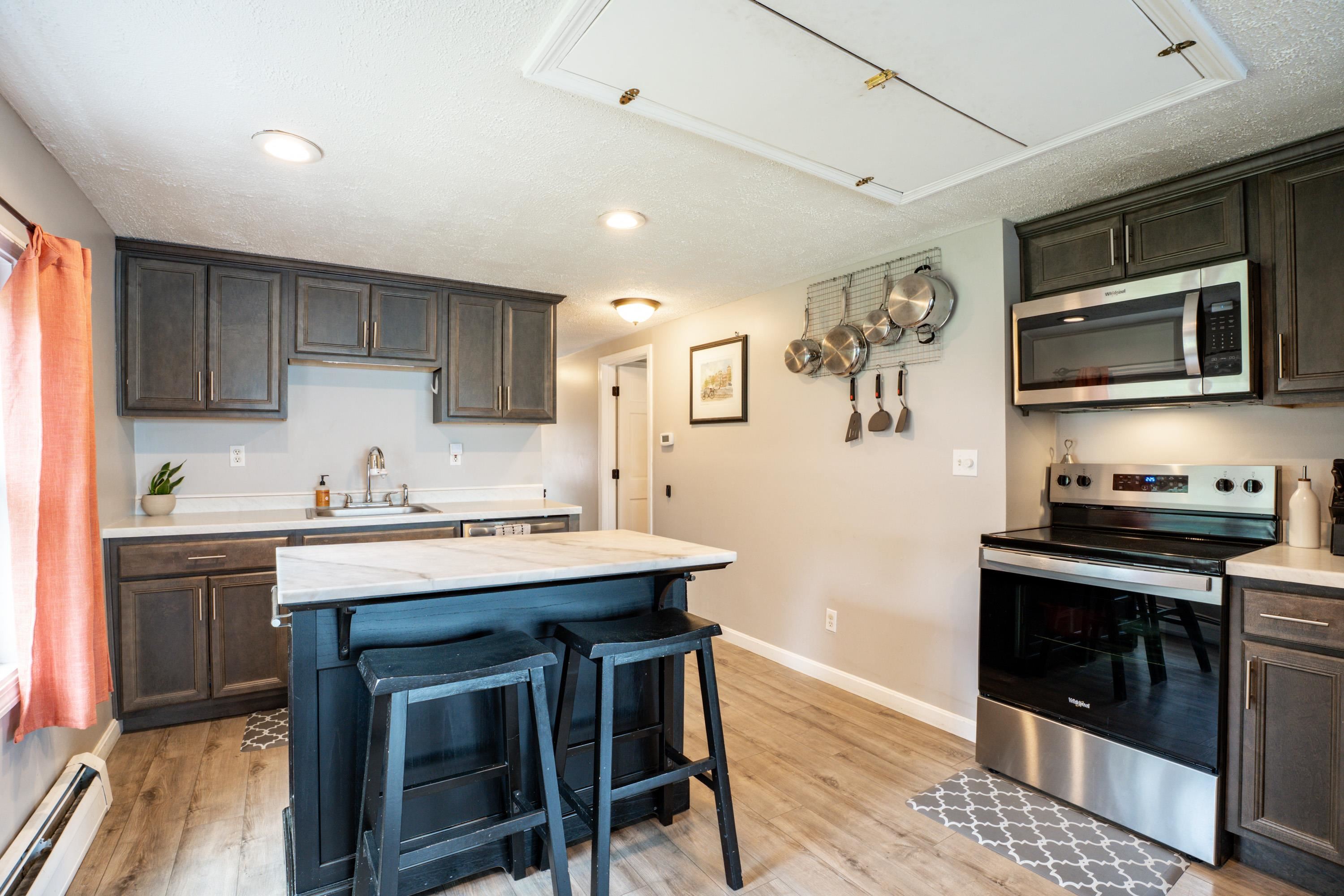 Kingston, New Hampshire 03848, United States, 3 Bedrooms Bedrooms, ,2 BathroomsBathrooms,Residential,Active,149191