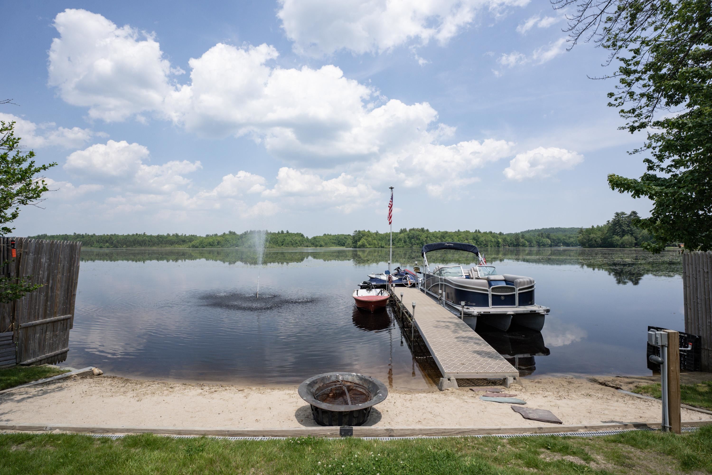 Kingston, New Hampshire 03848, United States, 3 Bedrooms Bedrooms, ,2 BathroomsBathrooms,Residential,Active,149191