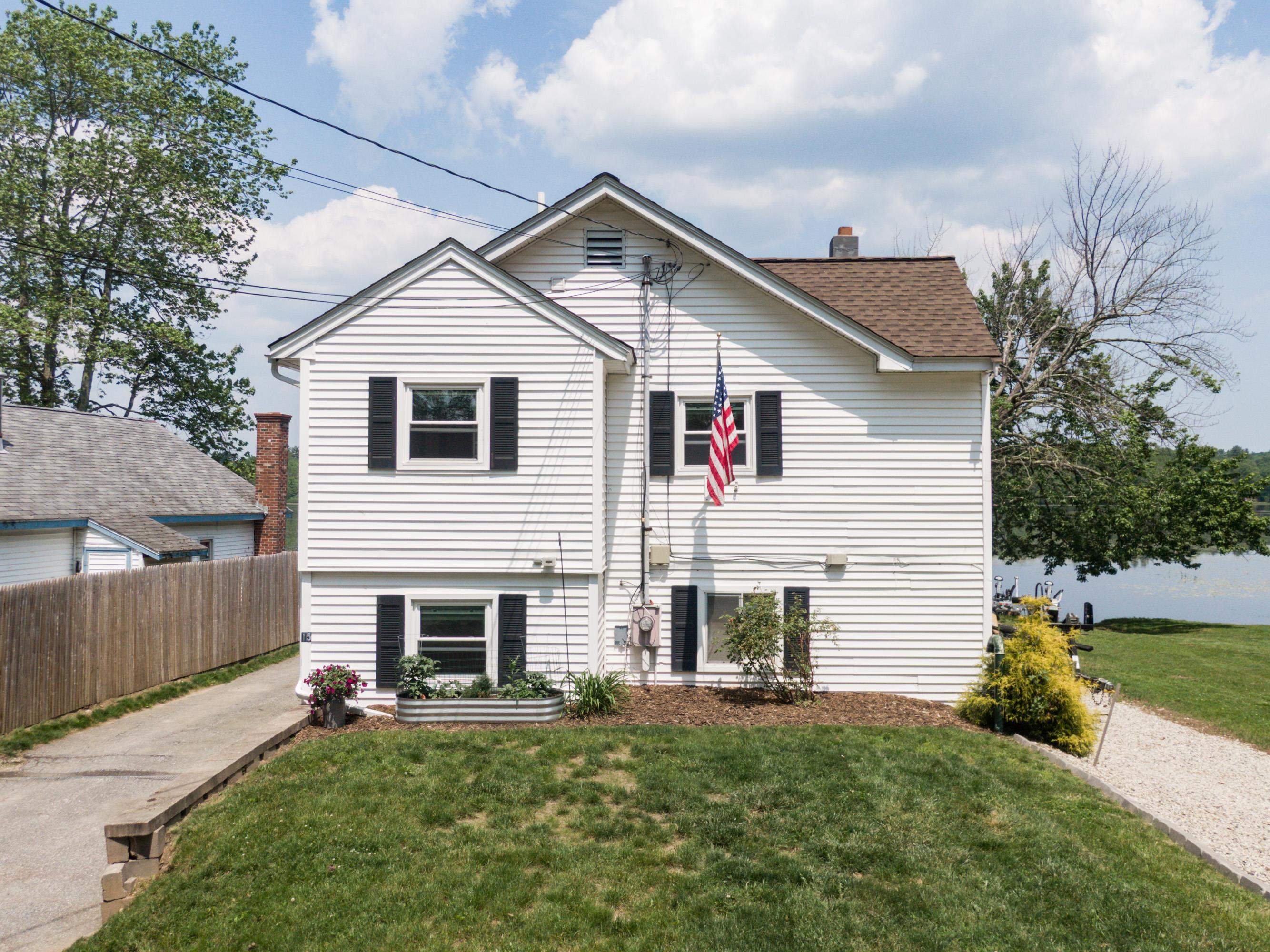 Kingston, New Hampshire 03848, United States, 3 Bedrooms Bedrooms, ,2 BathroomsBathrooms,Residential,Active,149191