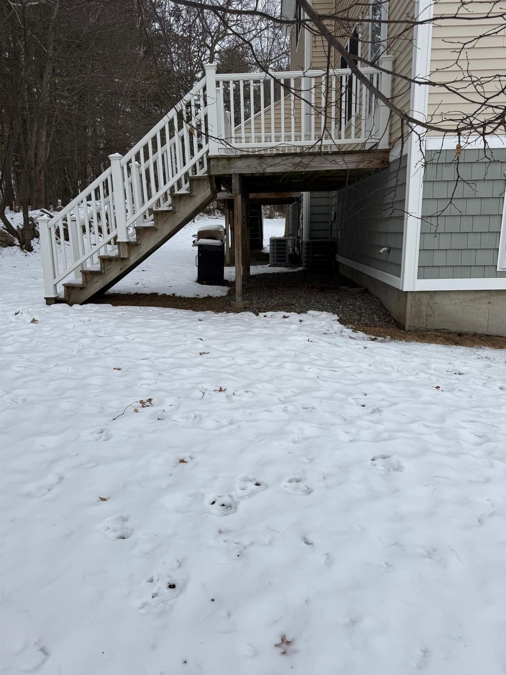 Photo of 607 Holt Avenue, Manchester, NH 03109 (MLS # 5073220)