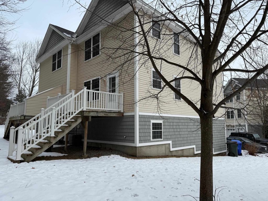 Photo of 607 Holt Avenue, Manchester, NH 03109 (MLS # 5073220)