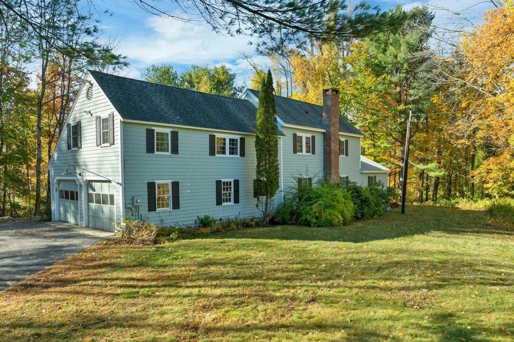 Photo of 1 Sleepy Hollow Road, Wolfeboro, NH 03894 (MLS # 5067348)