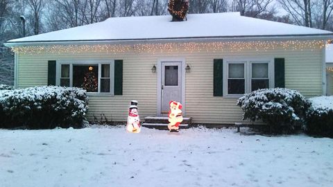 52 Whittier Street Newton NH 03858