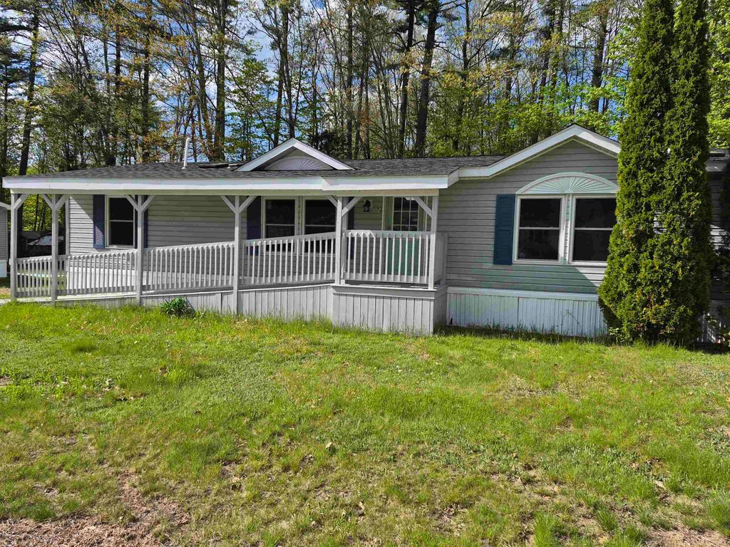 Photo of 74 Lamplighter Drive, Conway, NH 03818 (MLS # 5038345)