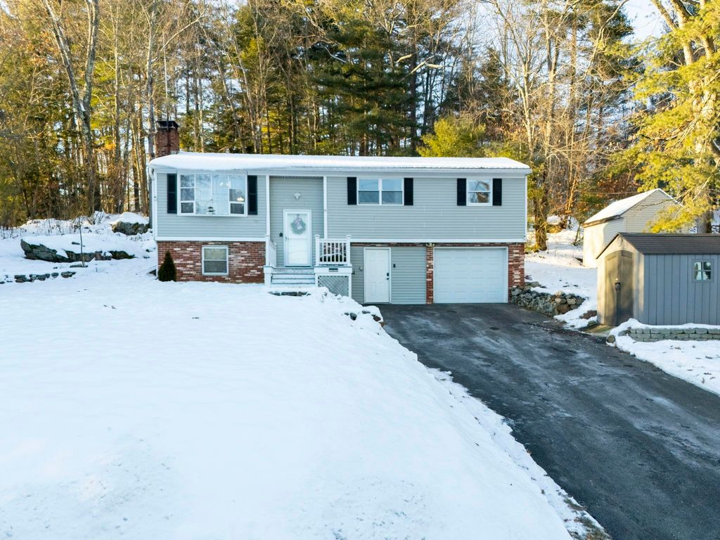Photo of 2 Brandywine Drive, Hooksett, NH 03106 (MLS # 5071640)