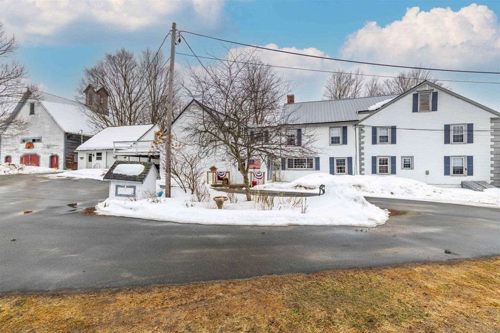 Photo of 412 Dartmouth College Highway, Haverhill, NH 03765 (MLS # 5081770)