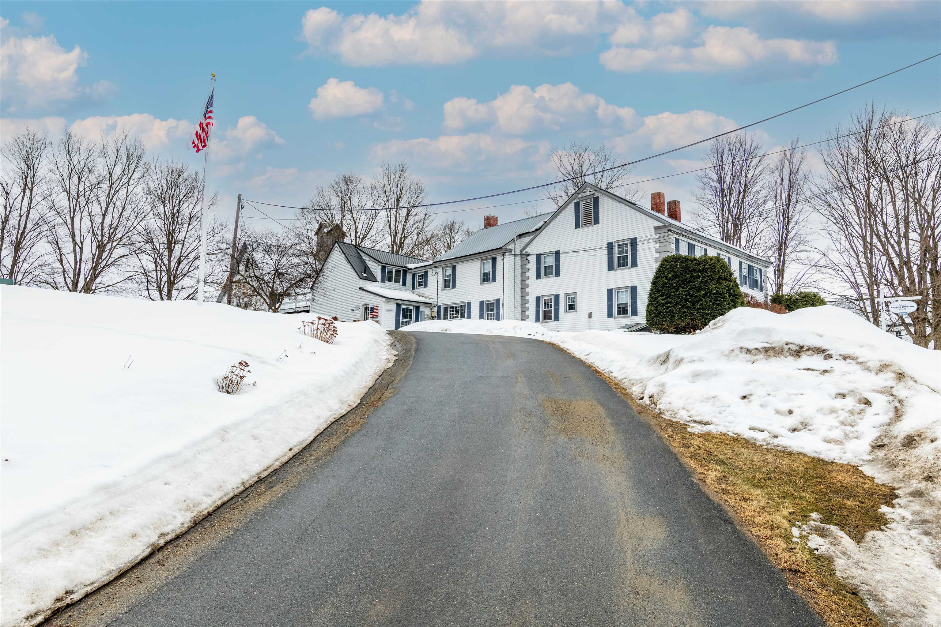 412 Dartmouth College Highway