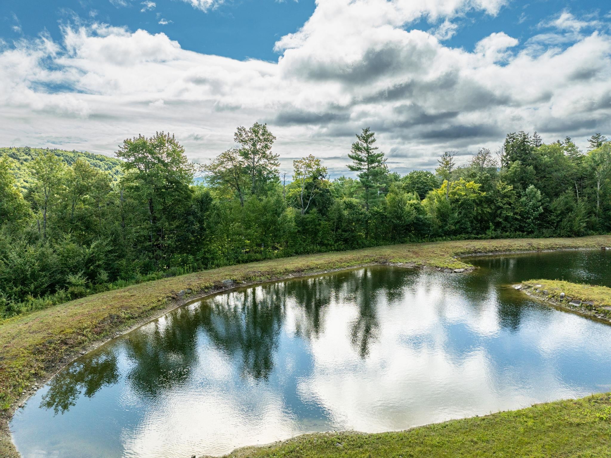 00 West Hill Road South