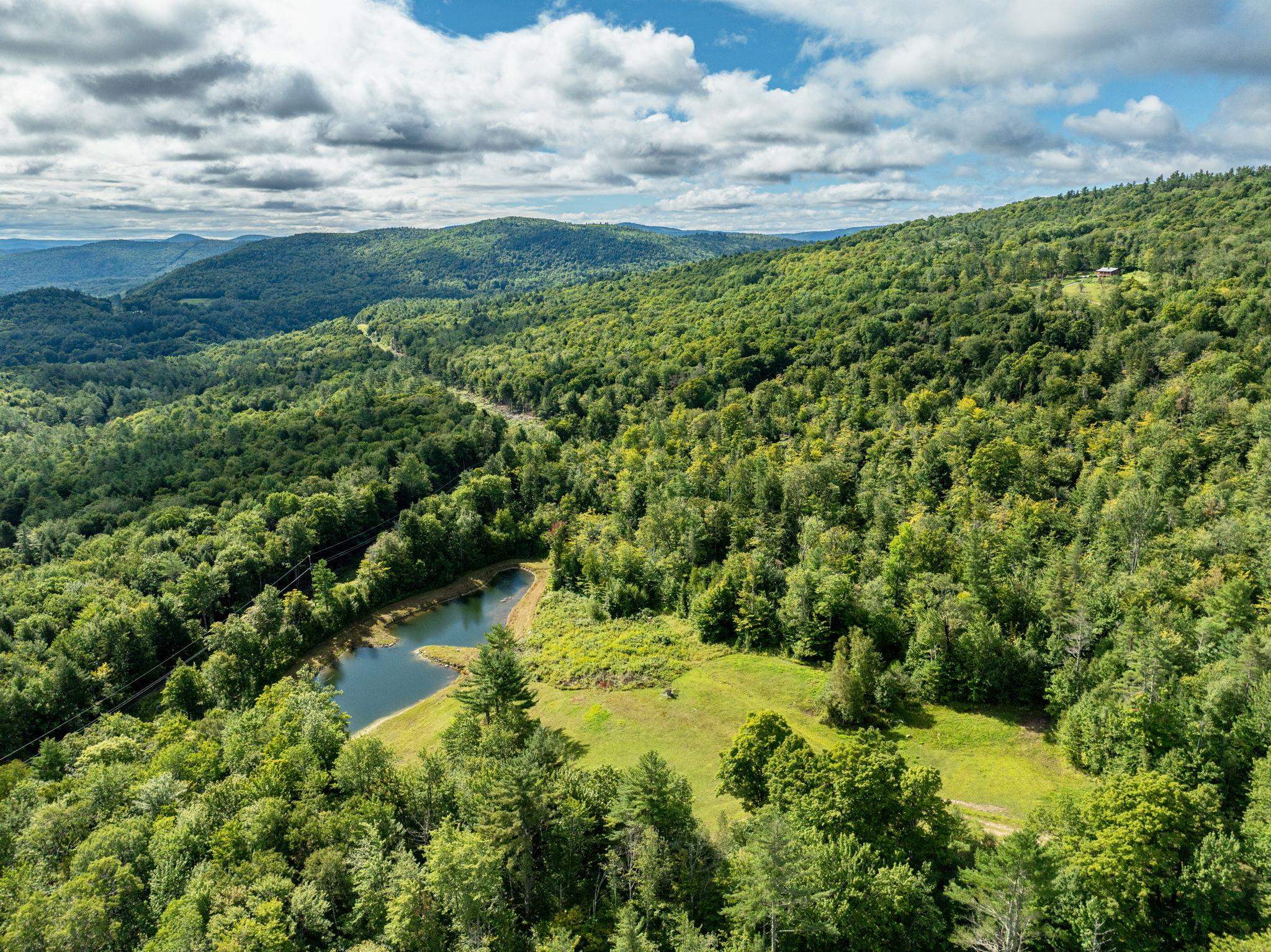 00 West Hill Road South