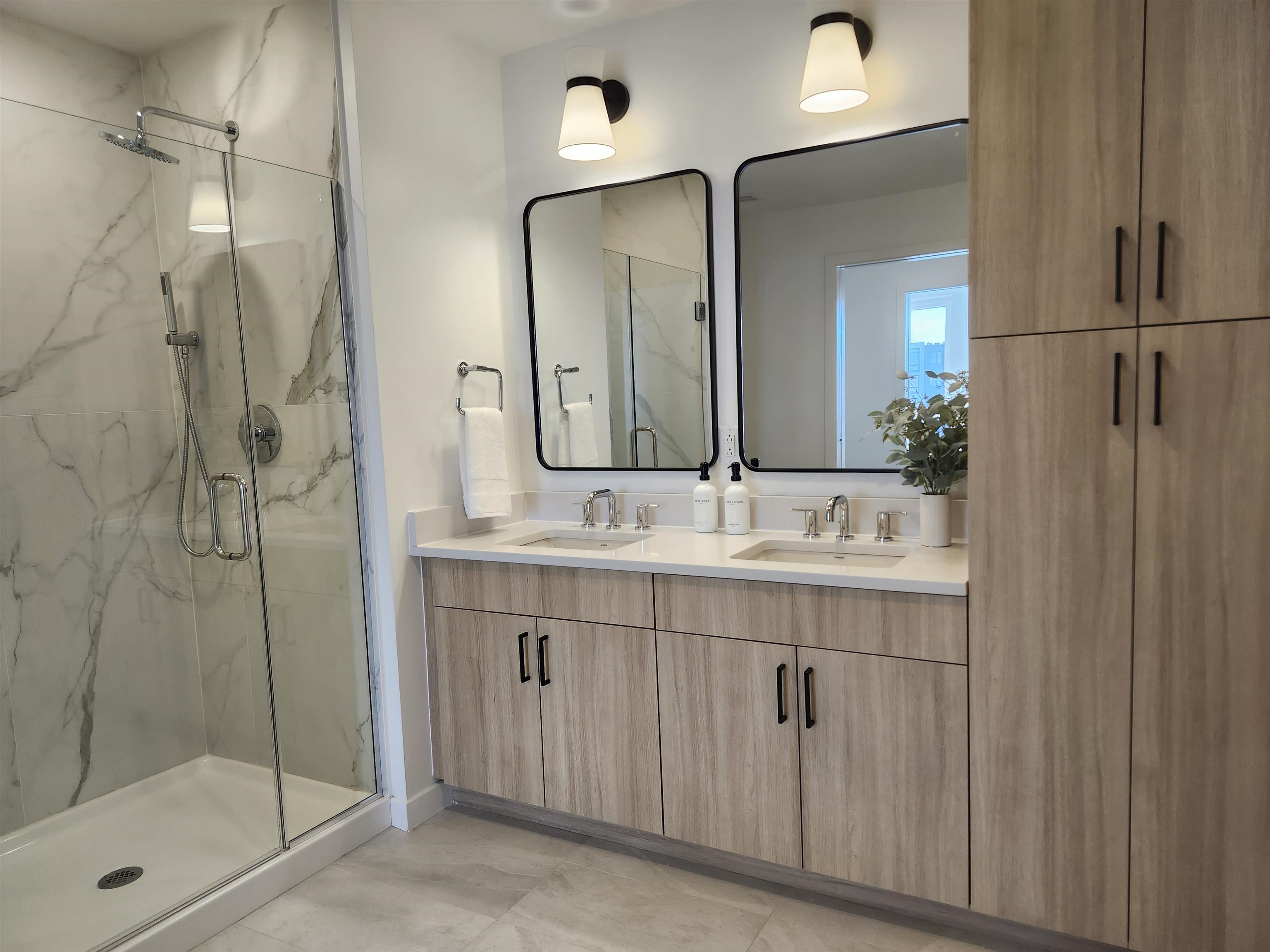 80 Constitution Avenue 328