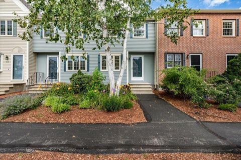 Photo of 916 Fox Hollow Drive, Hudson, NH 03051 (MLS # 5052141) Photo of 916 Fox Hollow Drive, Hudson, NH 03051 (MLS # 5052141)