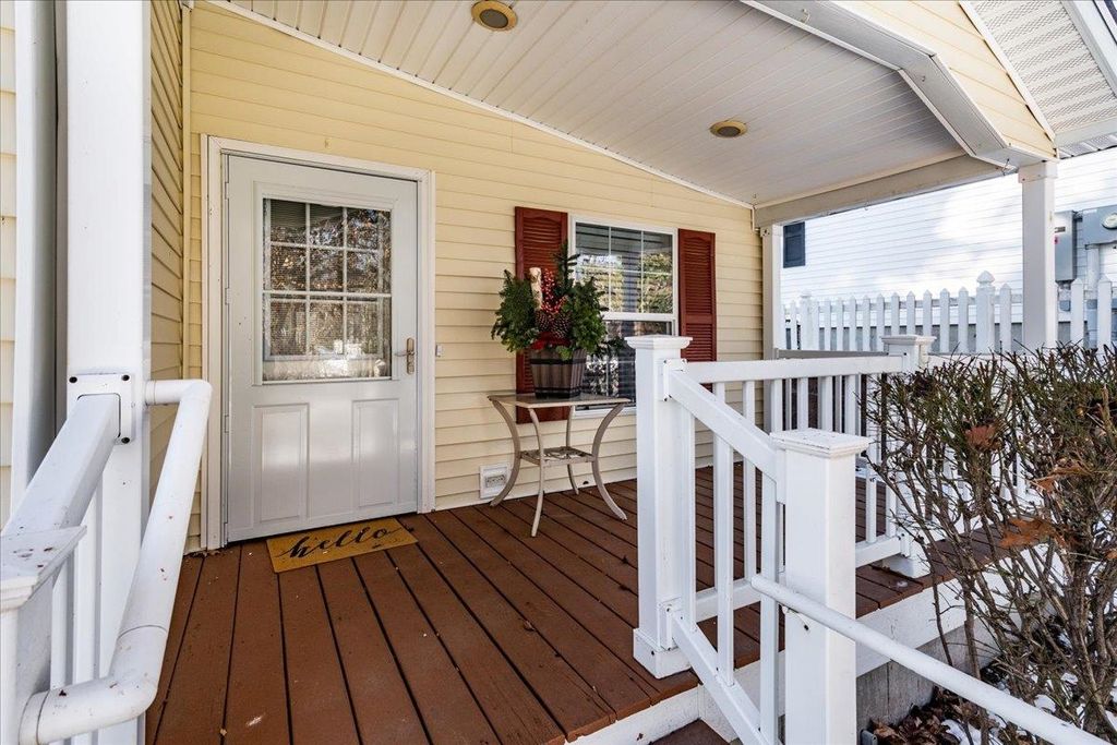 Photo of 80 Ledgewood Way, Manchester, NH 03104 (MLS # 5072191)