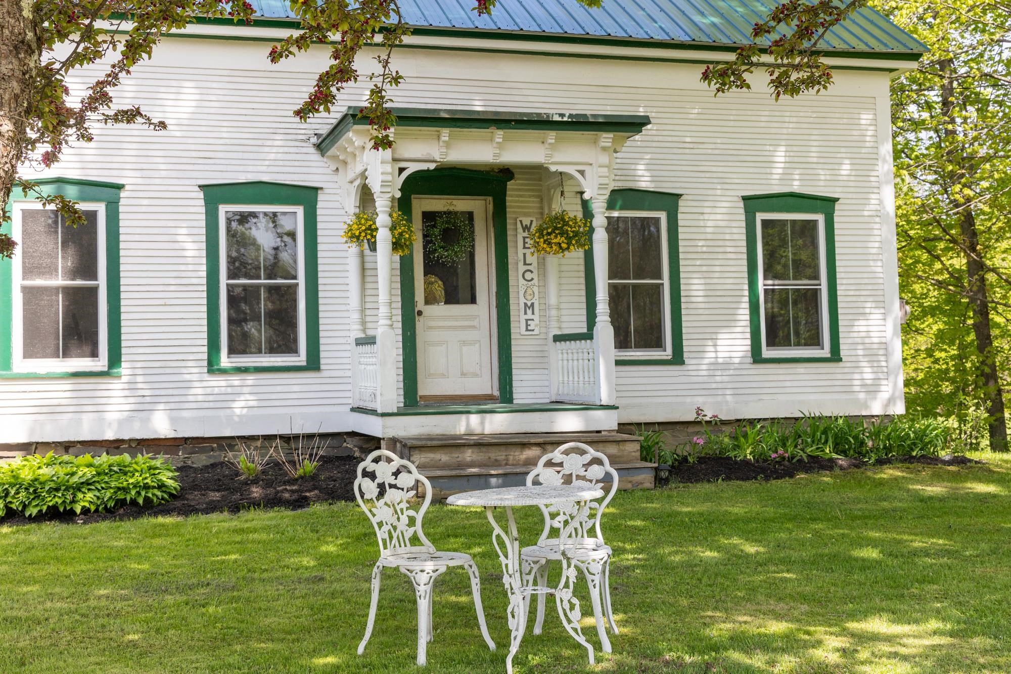 33 Brookside Road