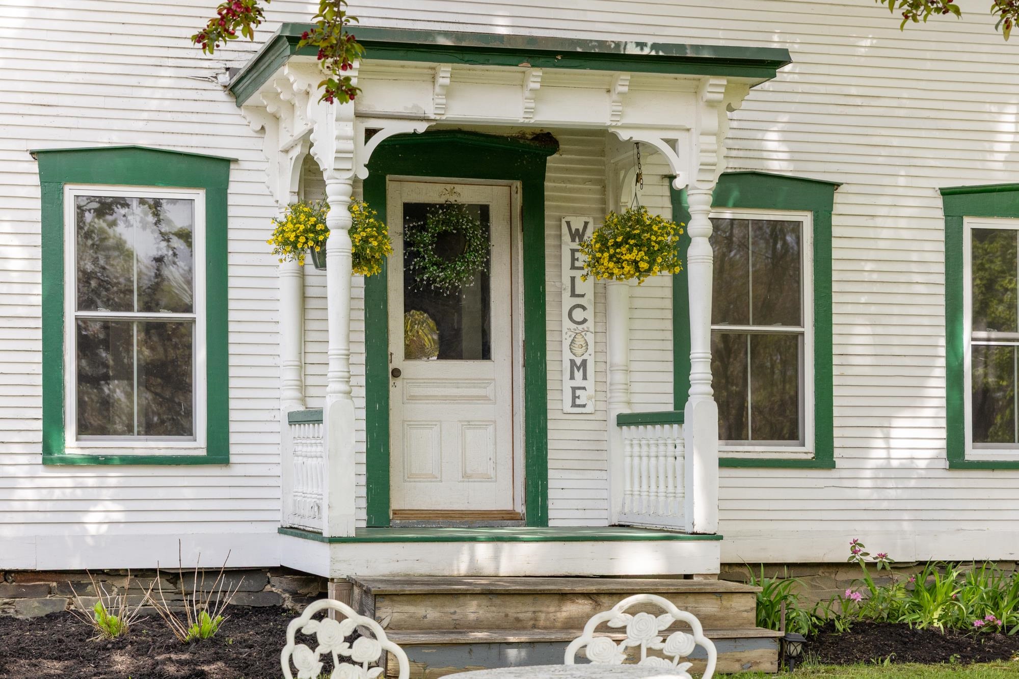 33 Brookside Road