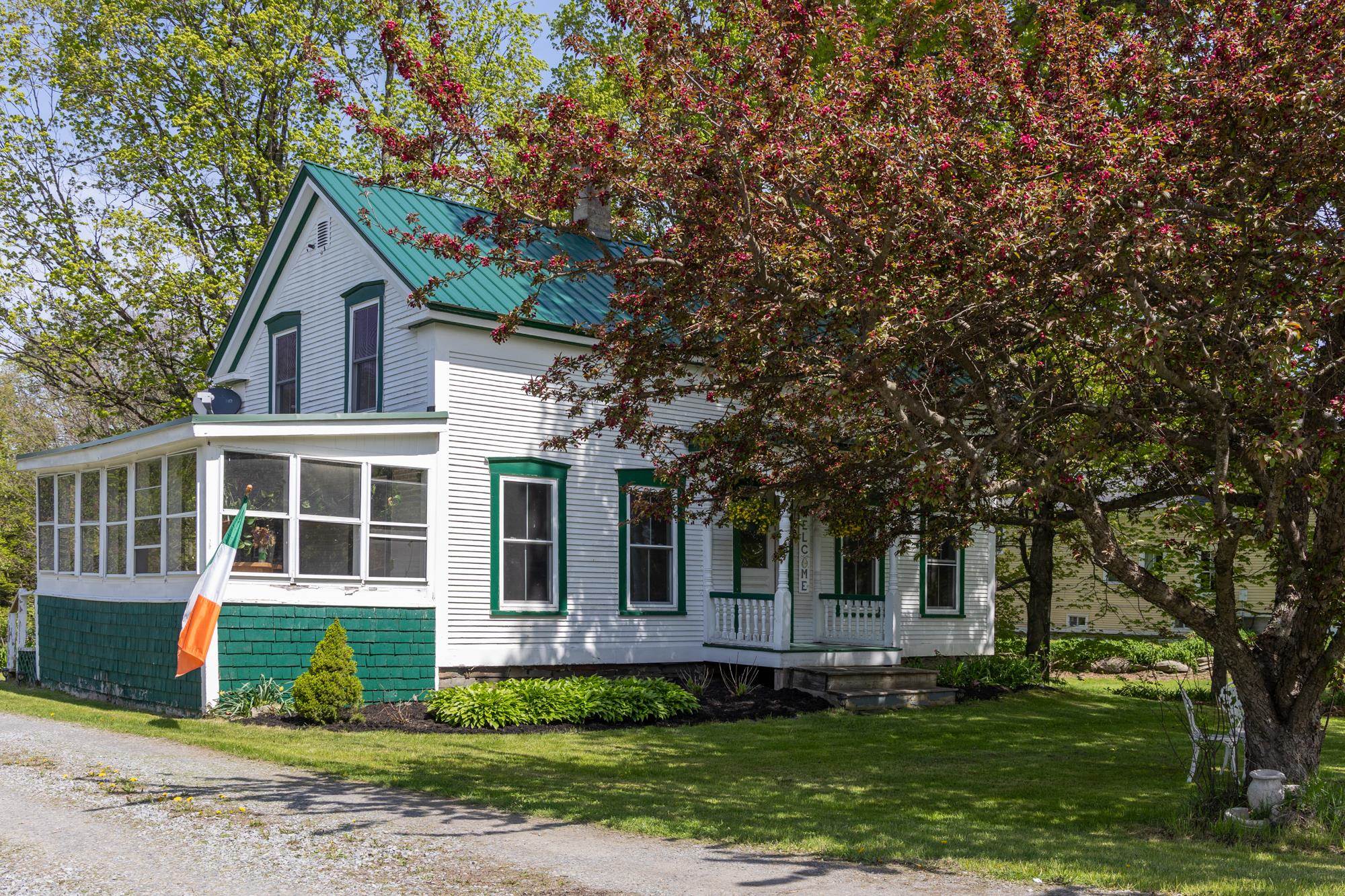 33 Brookside Road