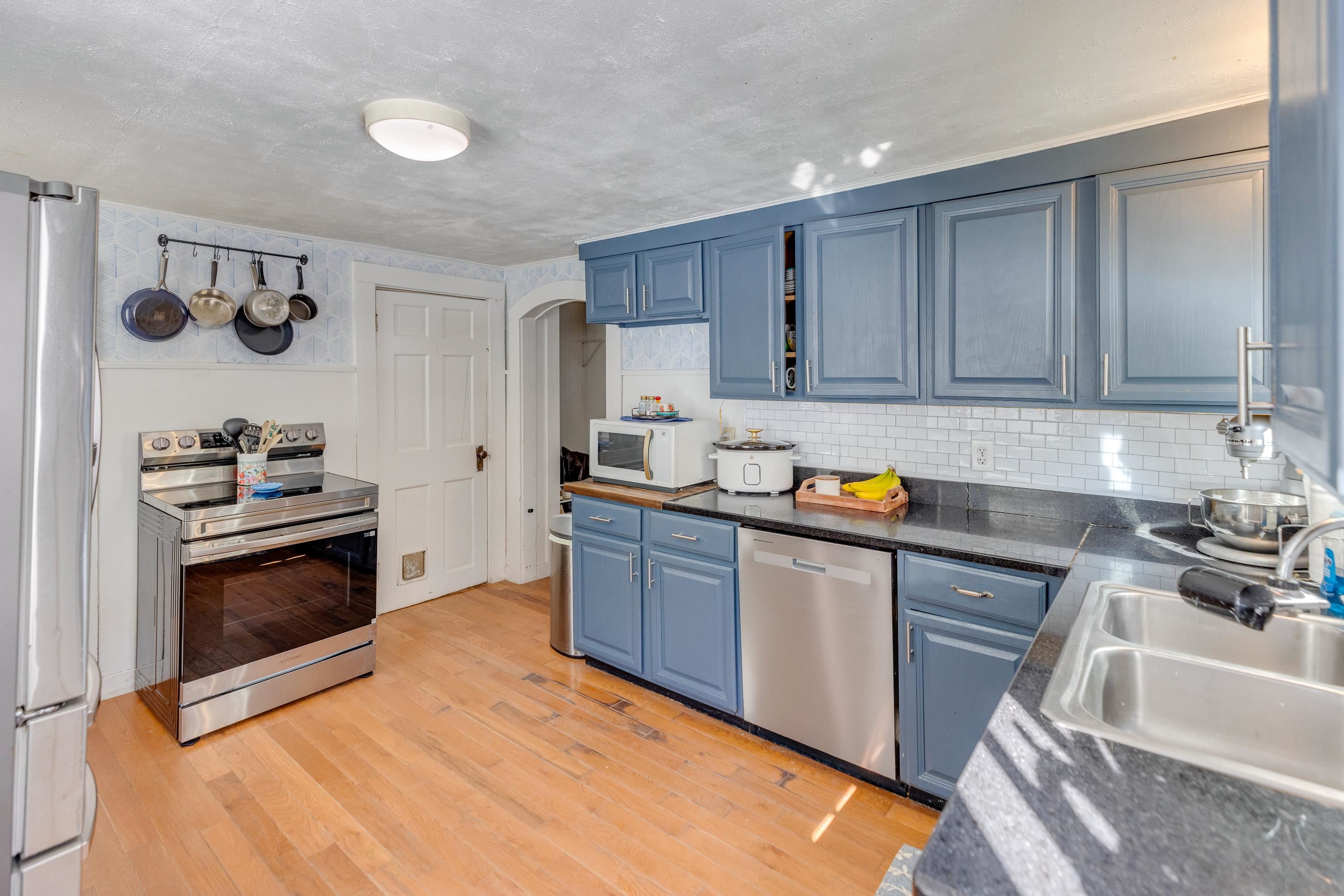 451 Daniel Webster Highway