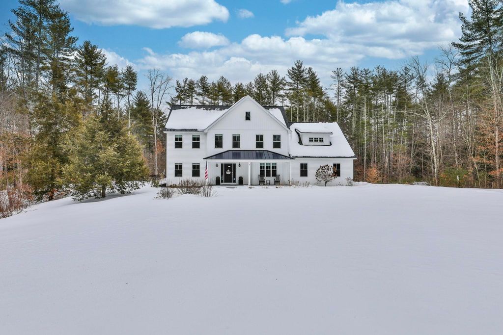 Photo of 9 Quigley Way, Brookline, NH 03033 (MLS # 5076861)