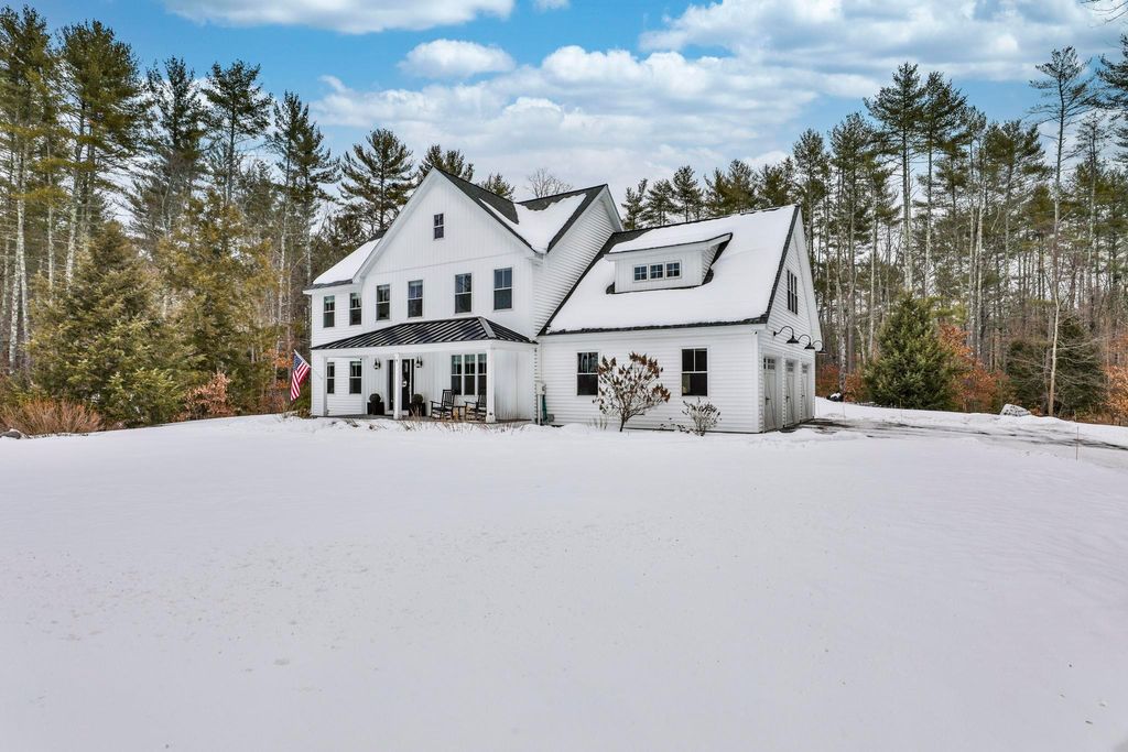 Photo of 9 Quigley Way, Brookline, NH 03033 (MLS # 5076861)