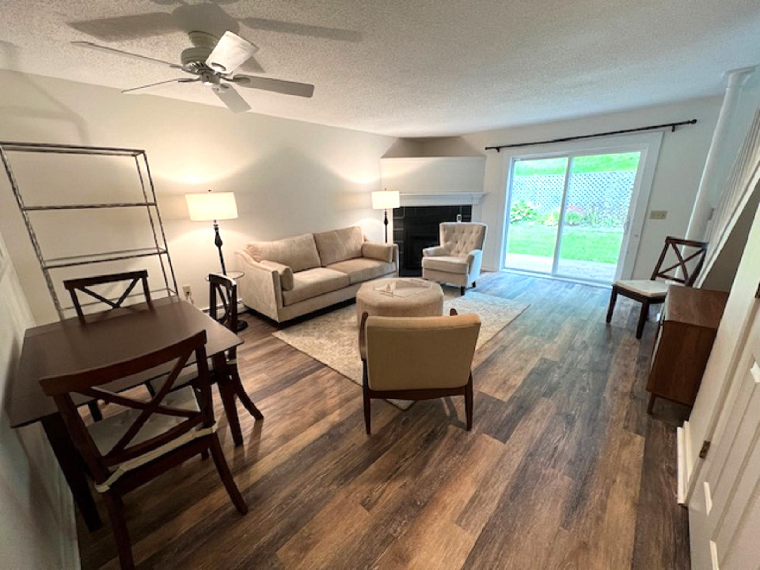 13803 Riverside Townhouses Road 03