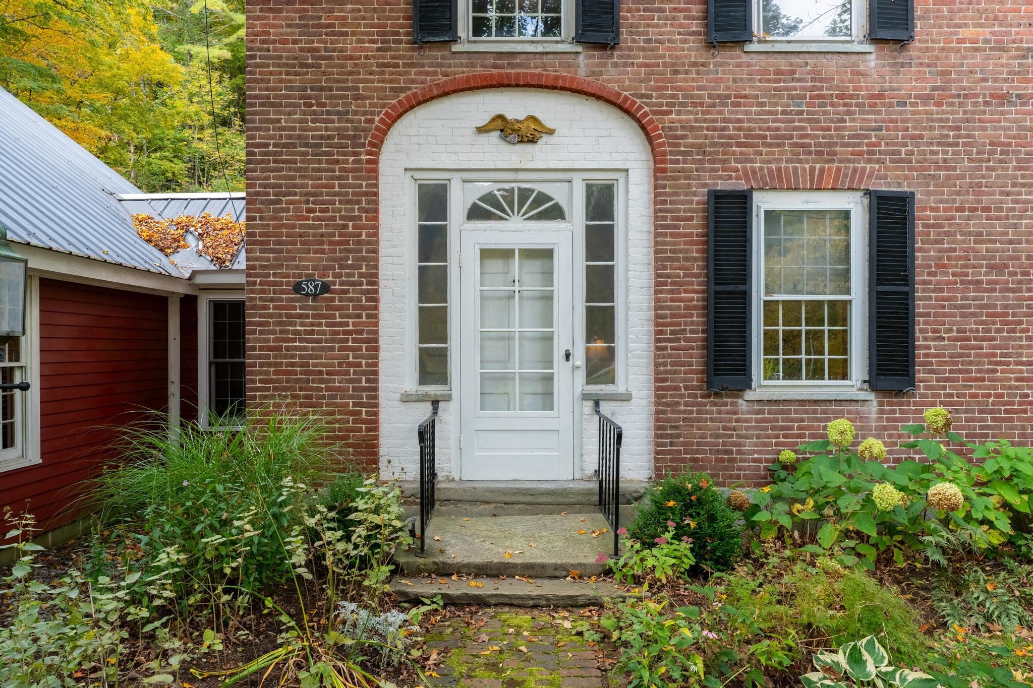 587 VT Route 121 East