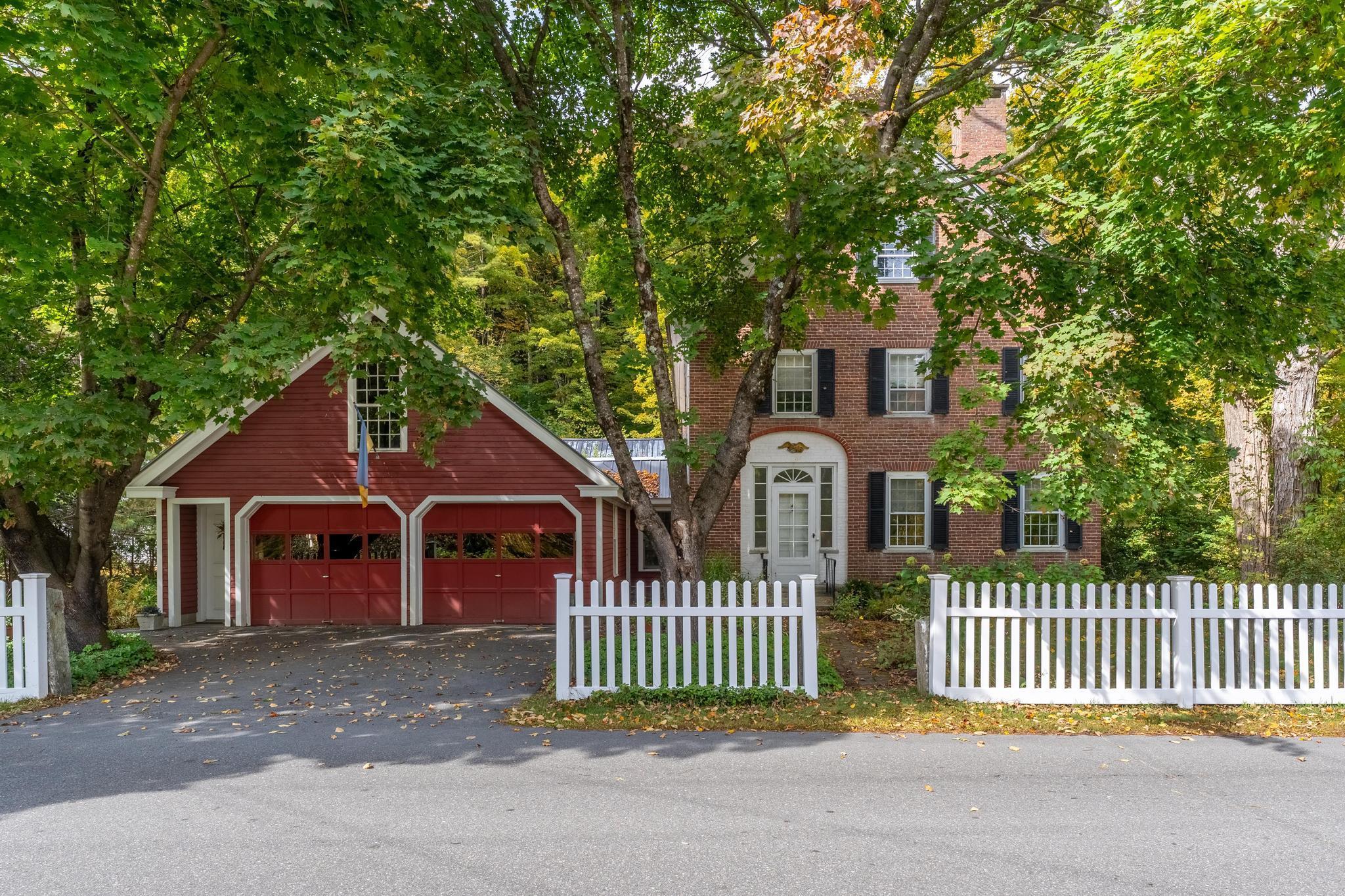 587 VT Route 121 East